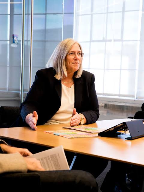 Sue Gordon Wikipedia