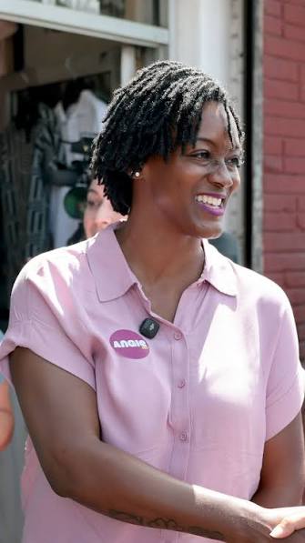 angie nixon Wikipedia